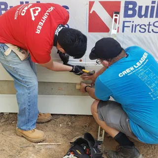 Pond employees volunteering