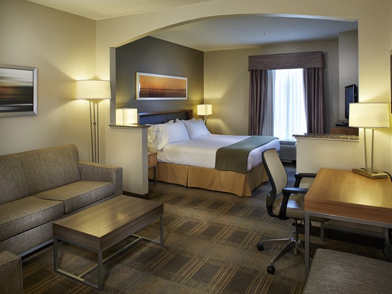 Holiday Inn Express & Suites - Orangeburg, SC